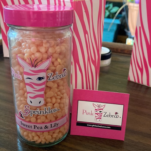 đNew Pink Zebra-Sweet Pea & Lily Fragrance Sprinkles 3.75 oz Jar